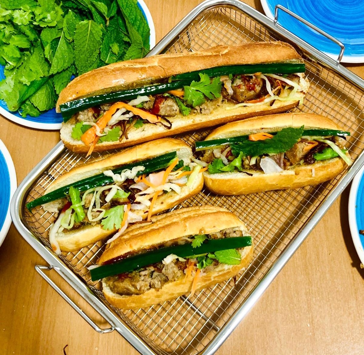 BÁNH MÌ - vietnamilaiset patongit